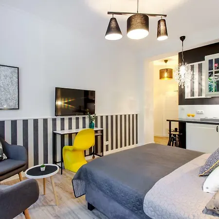 Clicktheflat The Rising Museum Warszawa